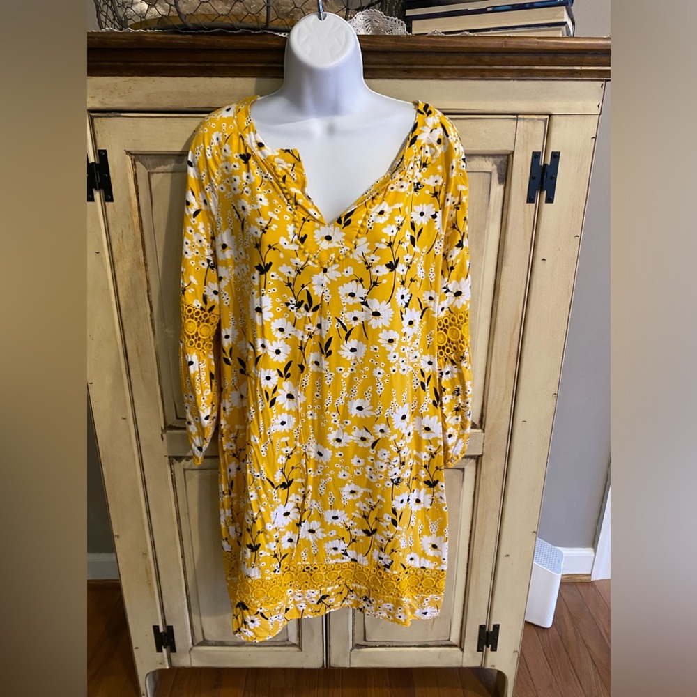 Crown & Ivy Dress EUC